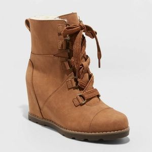 NWT - Universal Thread Cognac wedge boots, 7W